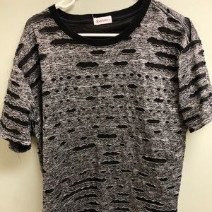Ripped short sleeve tee